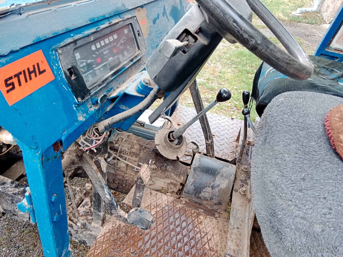 Malotraktor domácí výroby s vlečkou. - 6