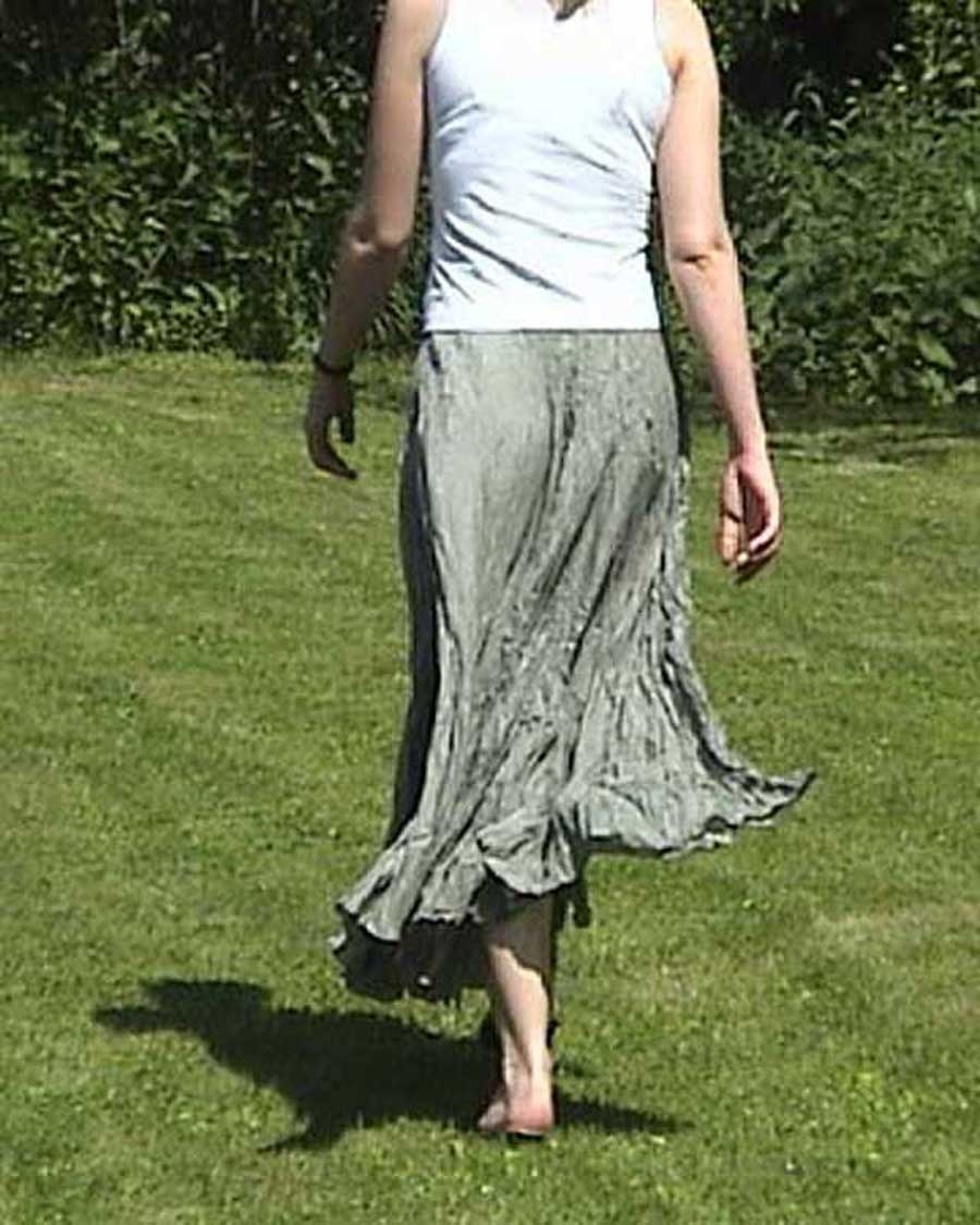 KRÁSNÁ HEDVÁBNÁ, MAČKANÁ SUKNĚ - 6