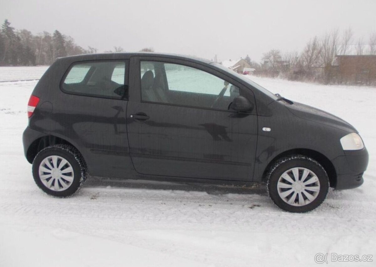 Volkswagen Fox 1,2 NOVÁ STK benzín manuál 40 kw - 6