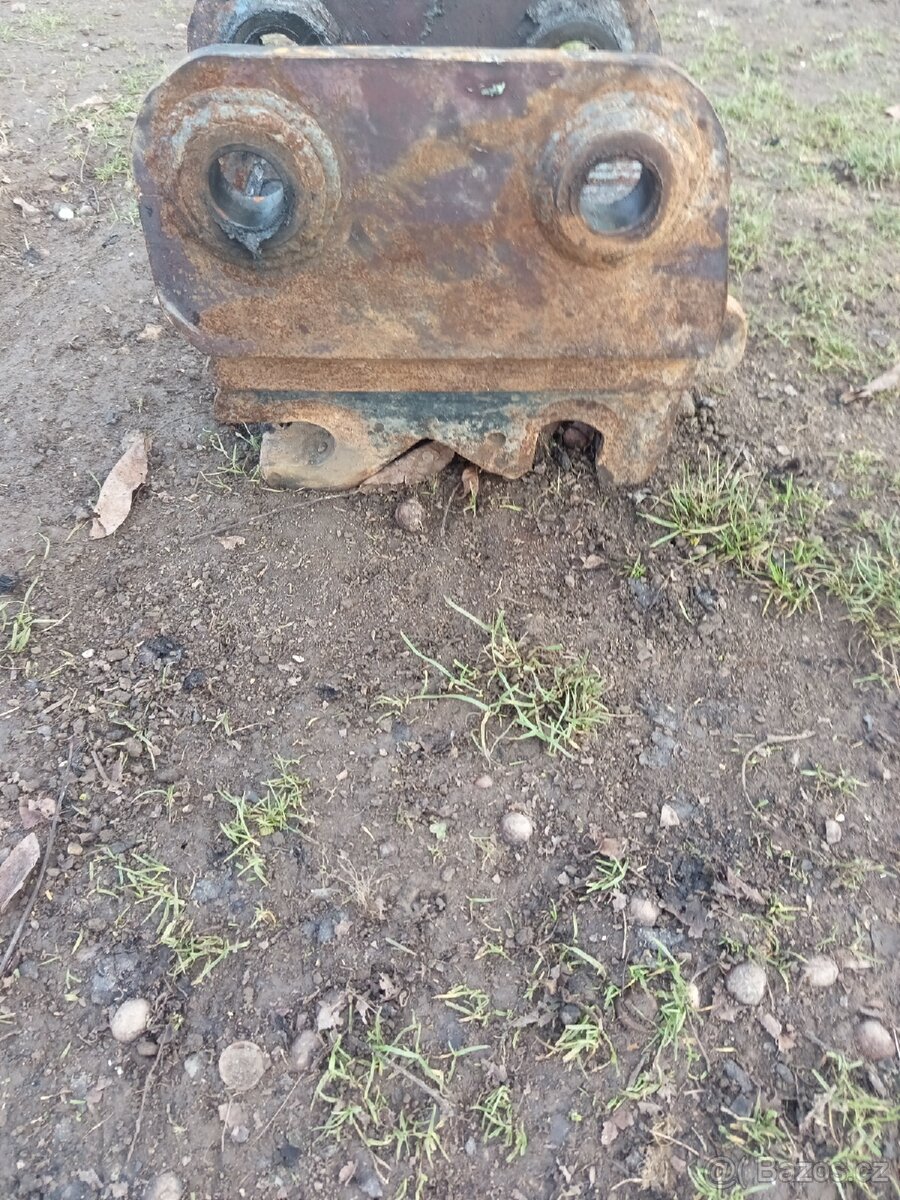 Prodám použité přídavné zařízení k bagru 5,5 t – lžíce + ryc - 6