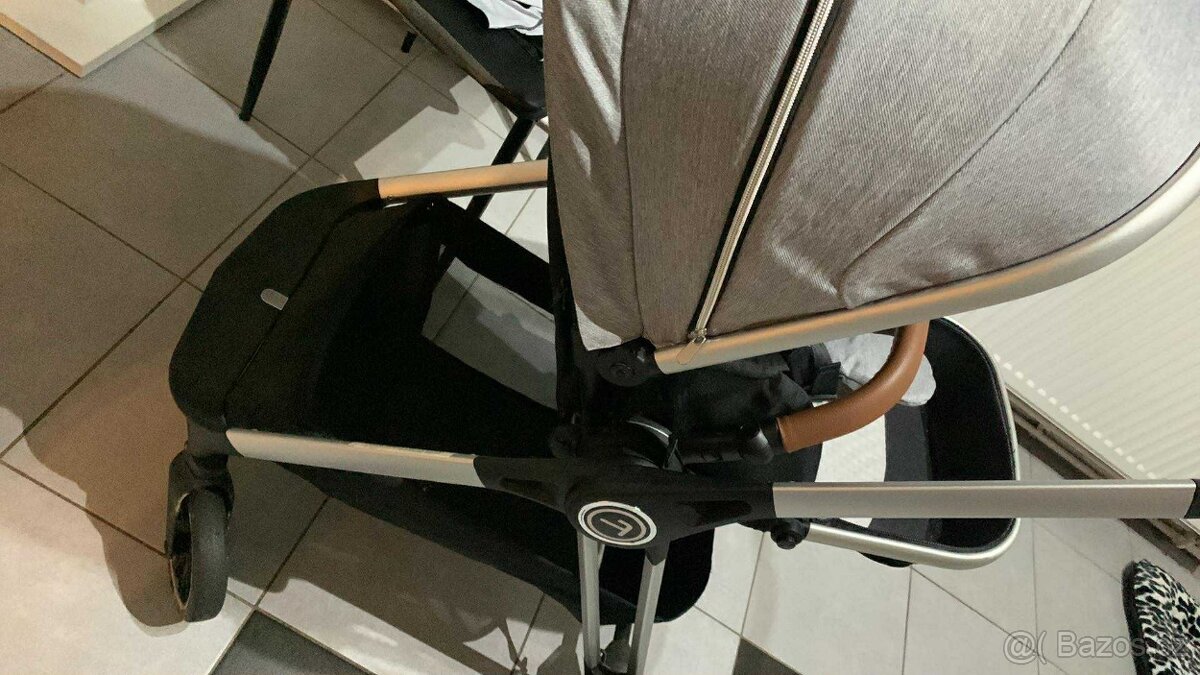 Kočárek free on - 6