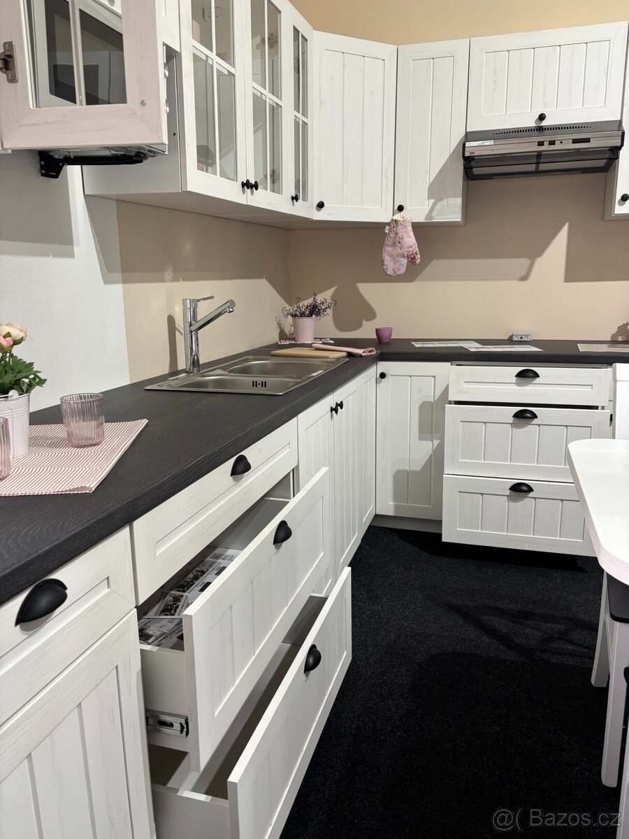 Moderní Provence kuchyně JULIÁNA - 6