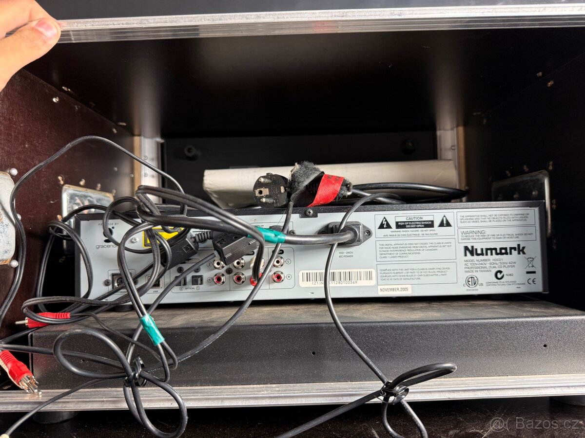 Numark HDCD1 Dual CD Player with 40GB Hard Drive - 6