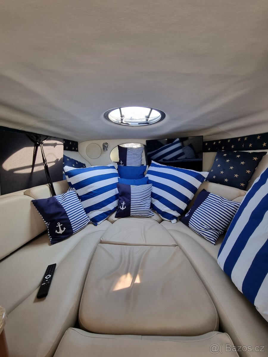 Kajutová loď Crownline 250CR posezónní cena - 6