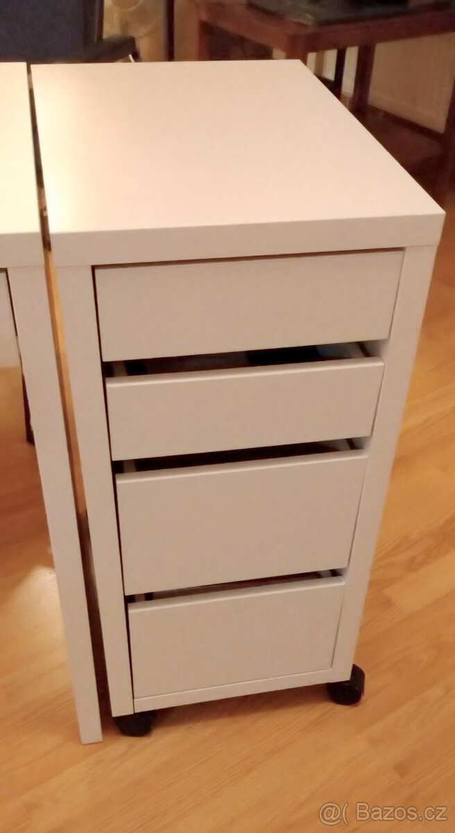 Ikea MICKE stůl - 6