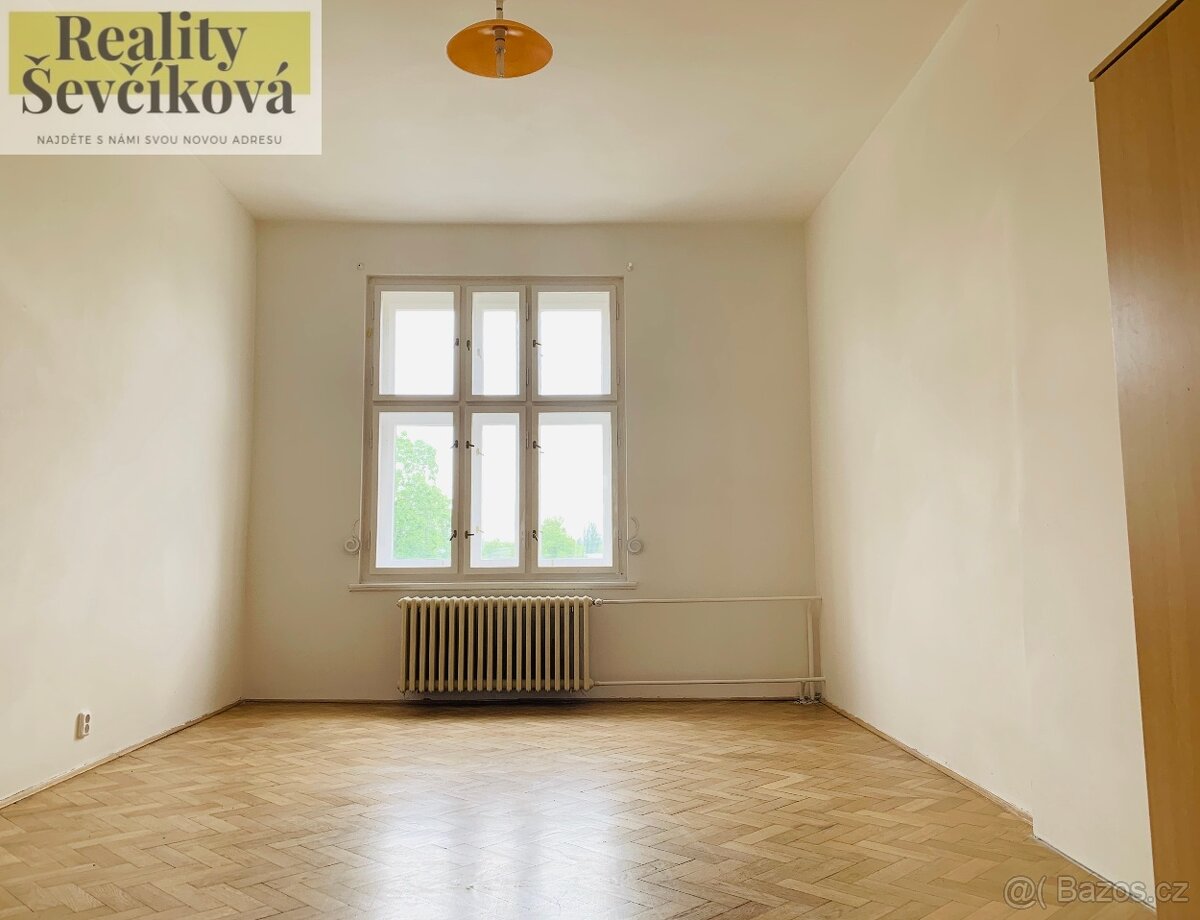 Pronájem 2+1 se dvěma balkóny, 90 m2 – Smetanovo nábřeží - 6