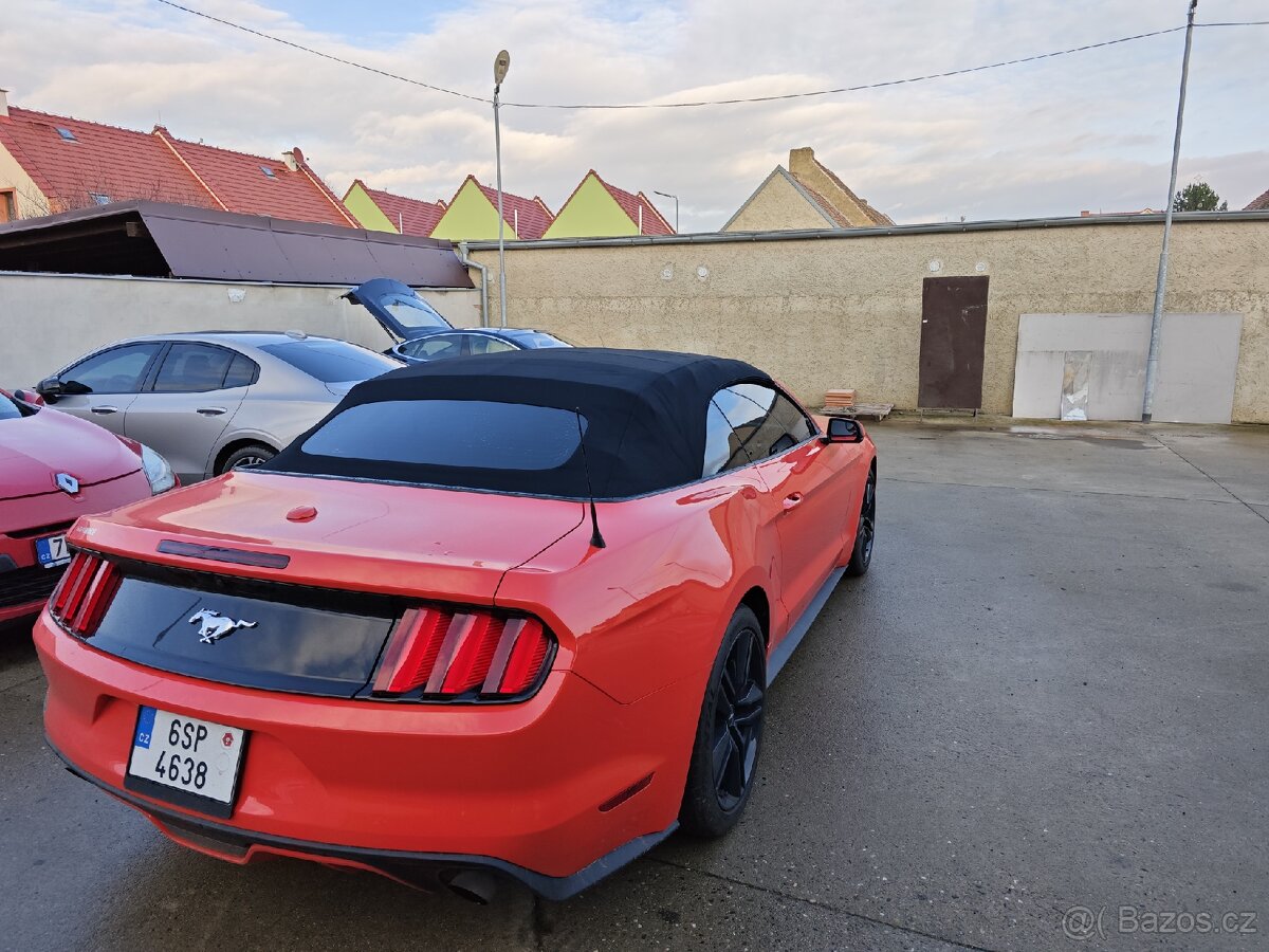 Ford Mustang cabrio - 6