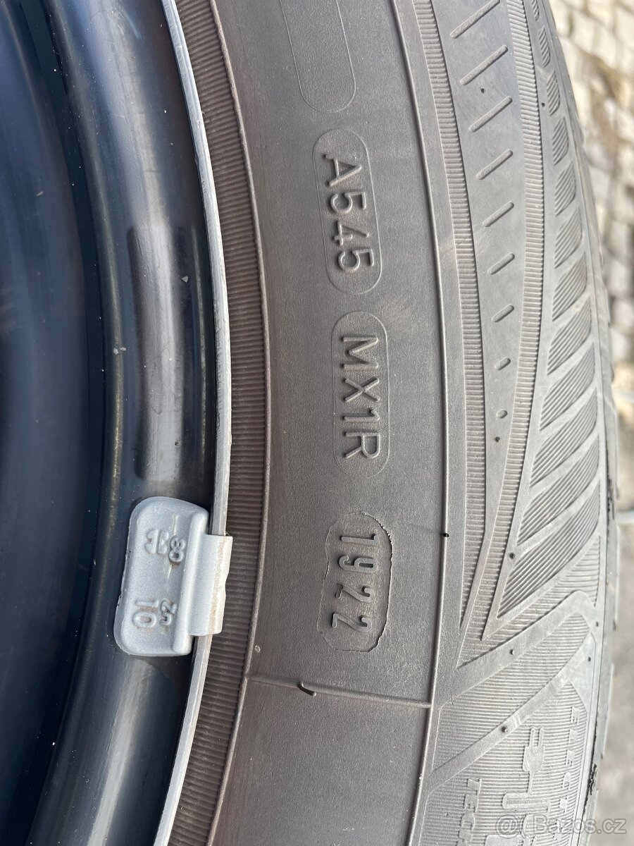 Pneu 235 /60 r18 celoroční Goodyear - 6