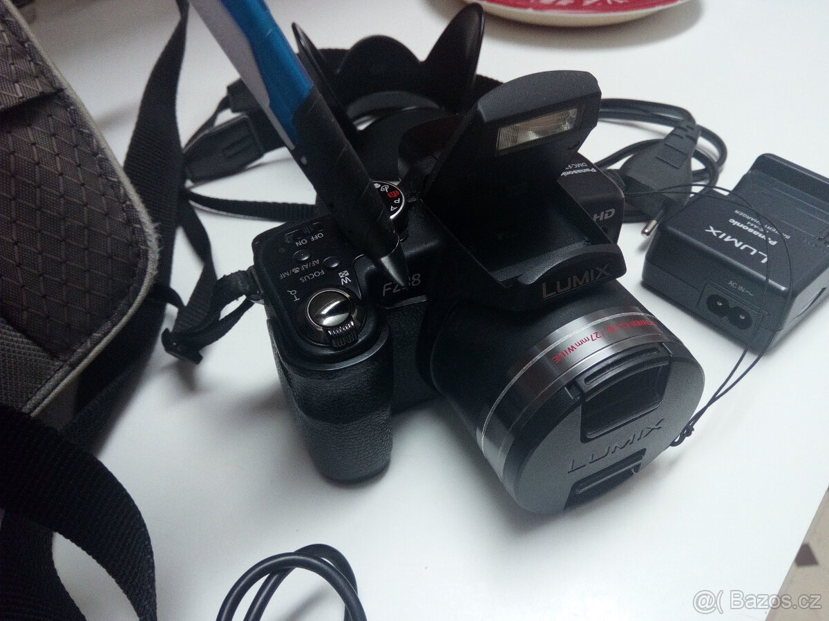 Superzoom Panasonic Lumix DMC-FZ38, komplet příslušenství - 6