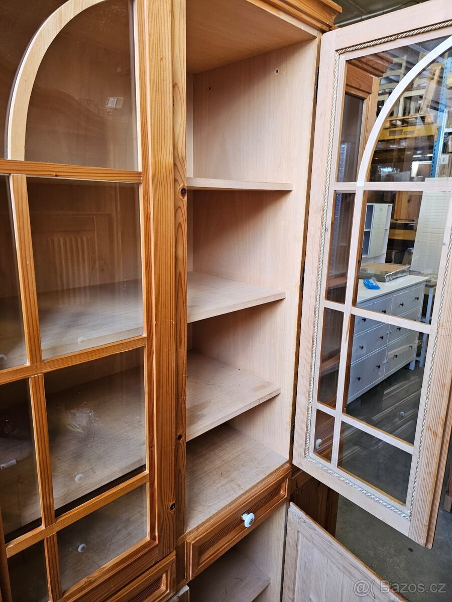 VITRÍNA " PŘÍBORNÍK - 6