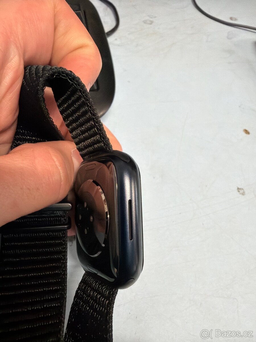 Apple Watch - 9 (45mm) Cellular - 6