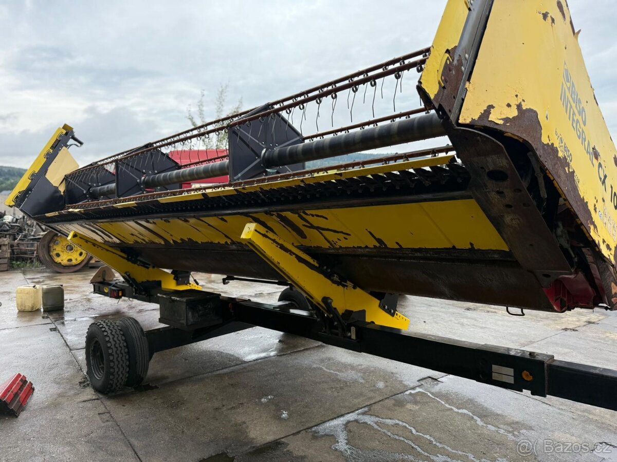 Sklízecí mlátička Case 2388 rok výroby 2003, Lokalita: 57- - 6