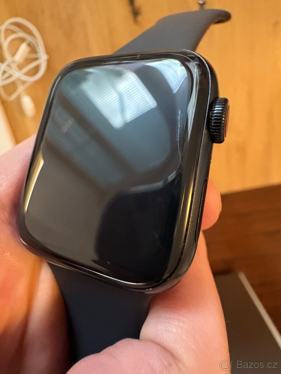 Apple Watch SE(GPS + Cellular) 2.generace, 44mm, modrý S/M - 6