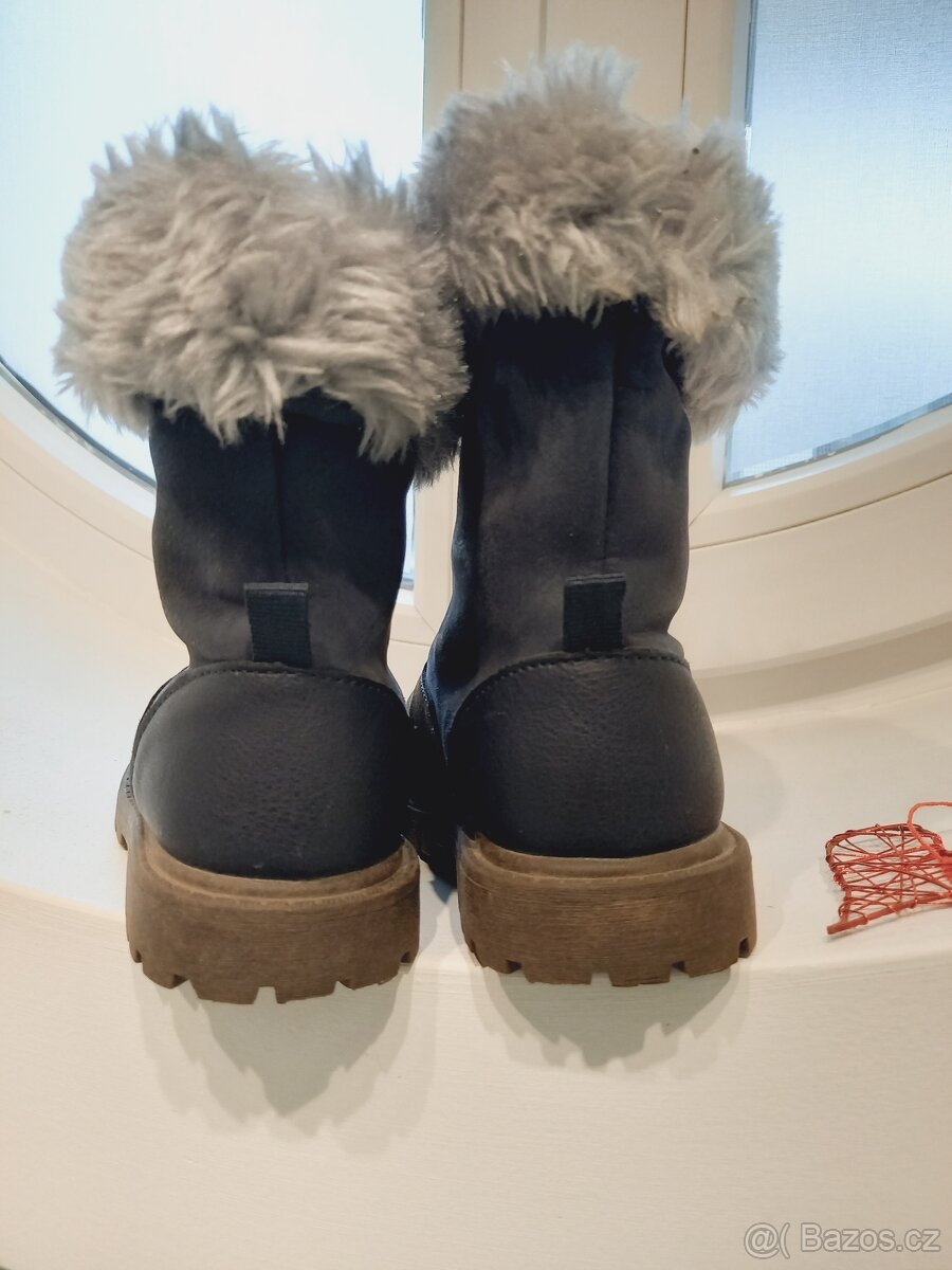 Nádherné kozačky s kožíškem Carter's, vel. 22 - 6