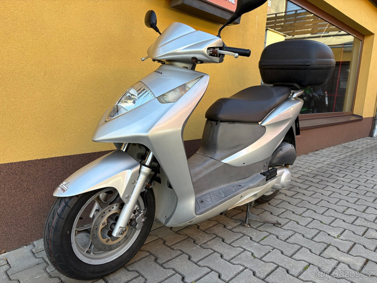 Honda Dylan 150 - 6