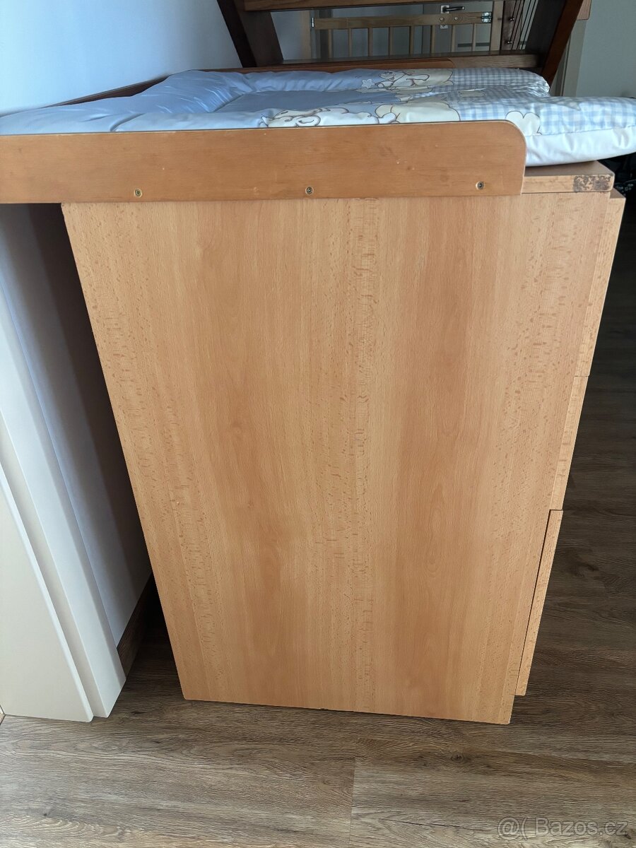 Přebalovací pult - 6