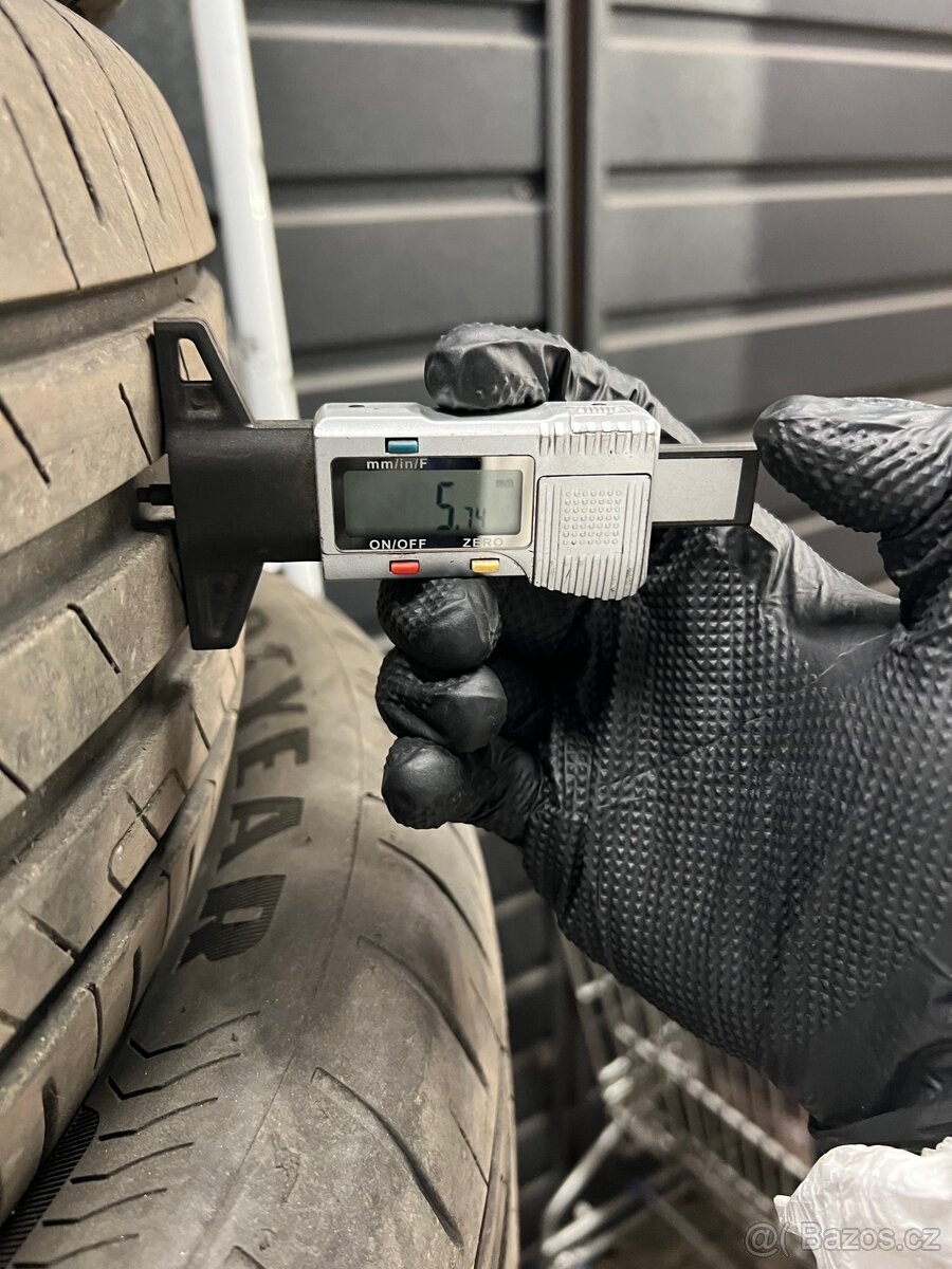 Letní pneu GoodYear 215/55 R17 - 6