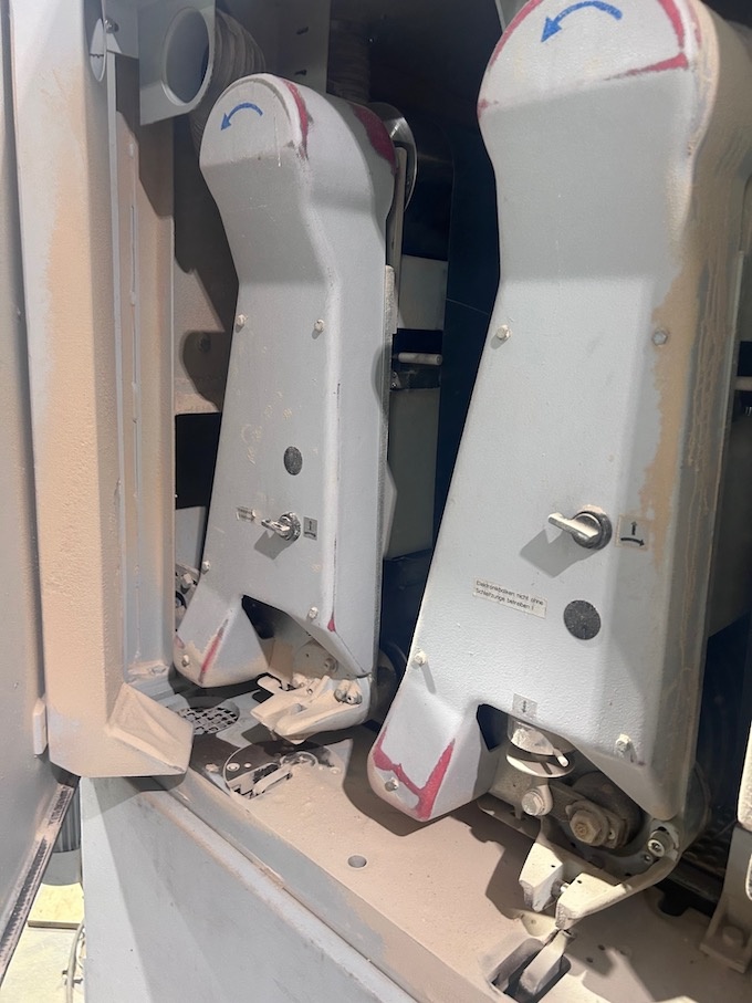 Širokopásová bruska BUTFERING Lucky - 6