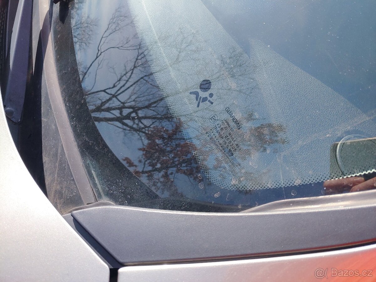 Renault Mégane 1.9 dCi 96 kW - 6