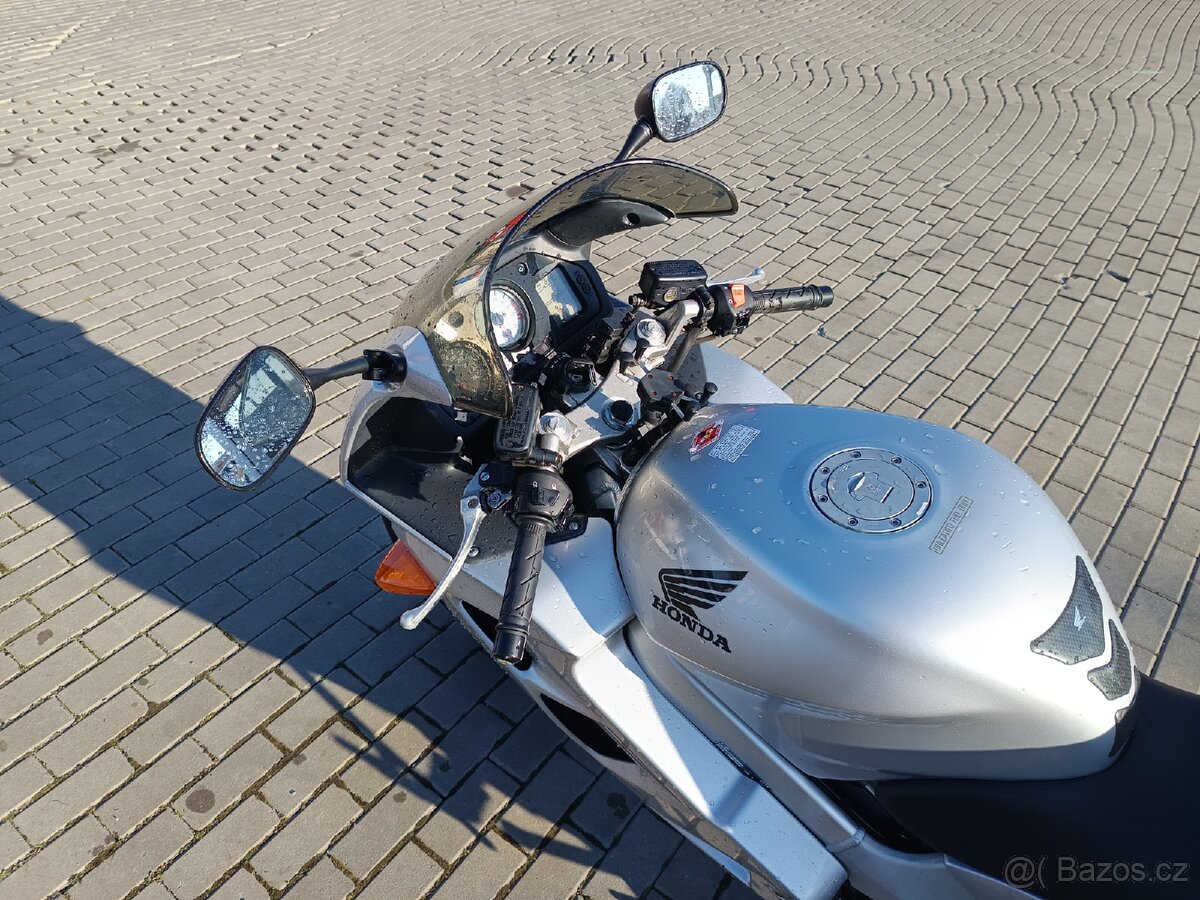 Honda VFR 800 - 6