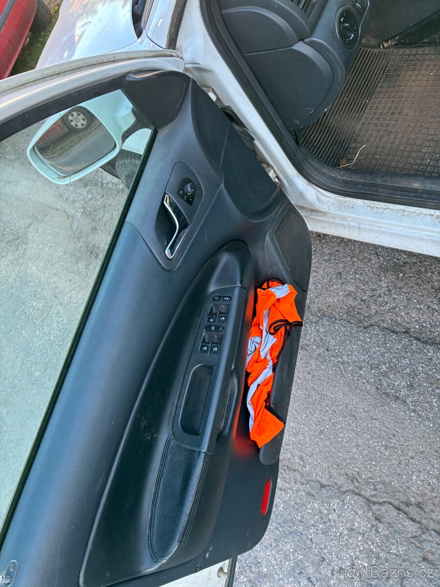 Octavia 1 kožené sedačky - 6