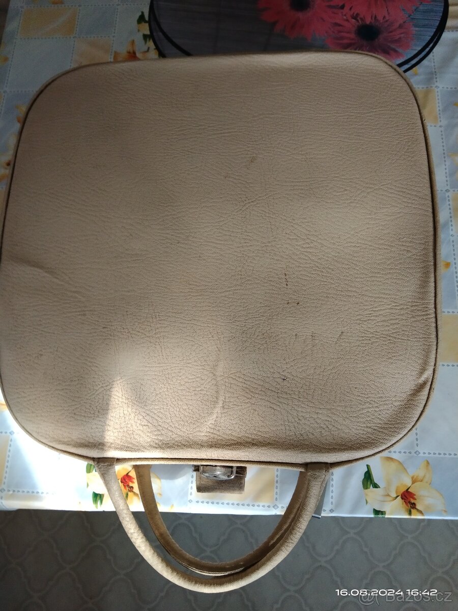 Prodám kfříkový starožitný psací stroj - 6