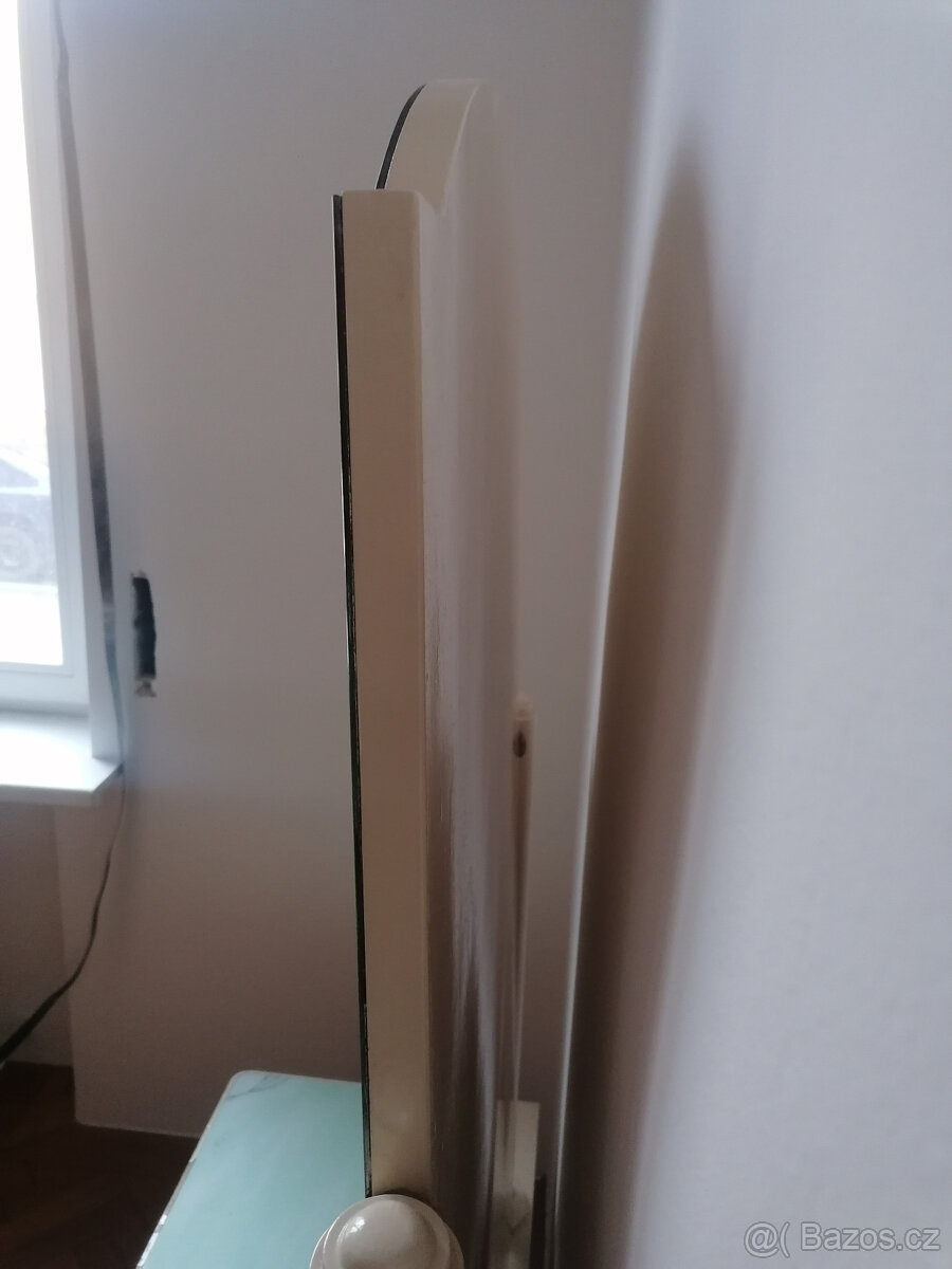 Komoda se zrcadlem + gauč - 6