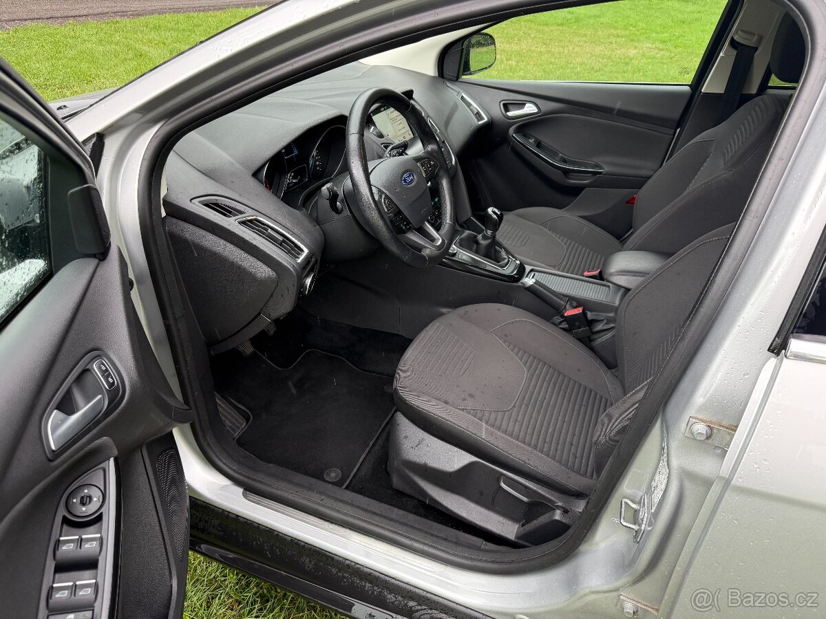 2017 Ford Focus TITANIUM po rozvodech - 6