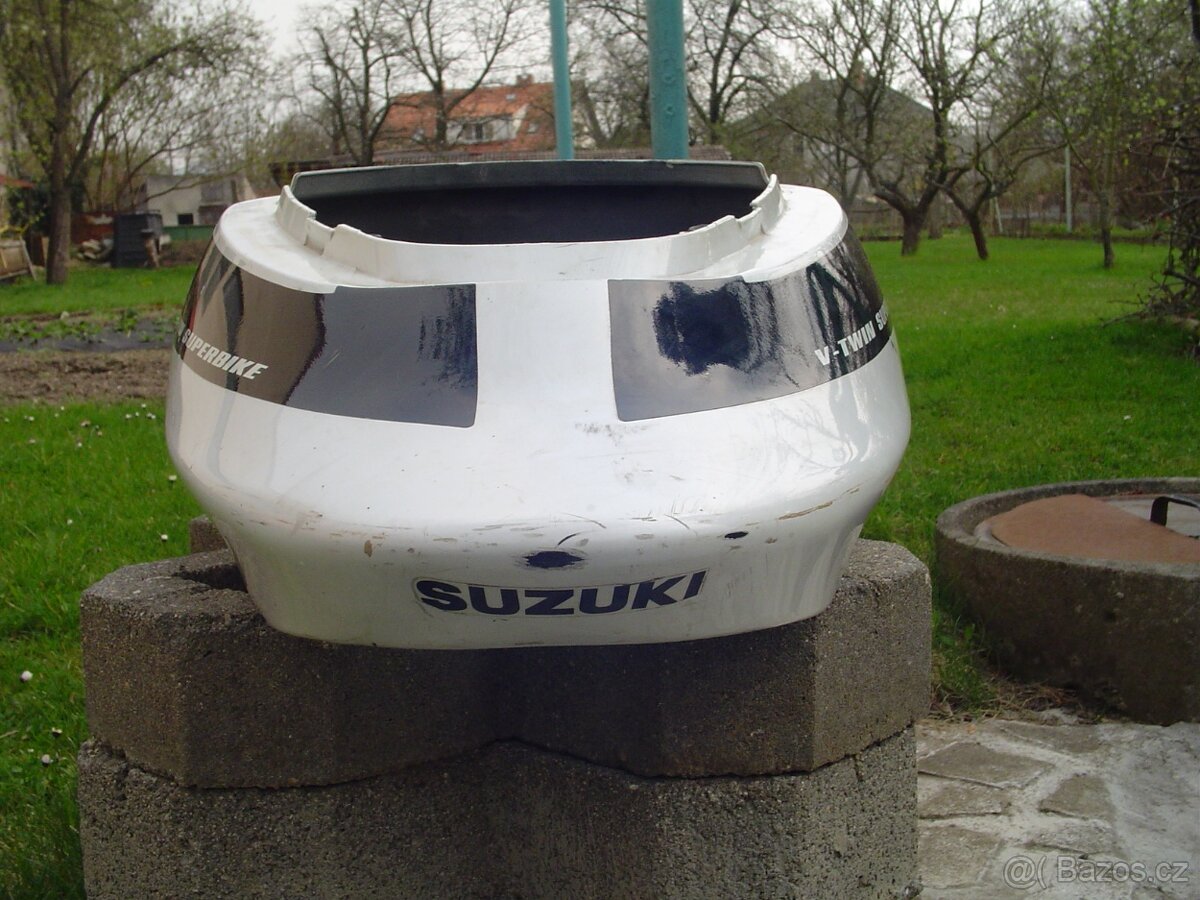 Směs dílů Suzuki TL1000R - 6