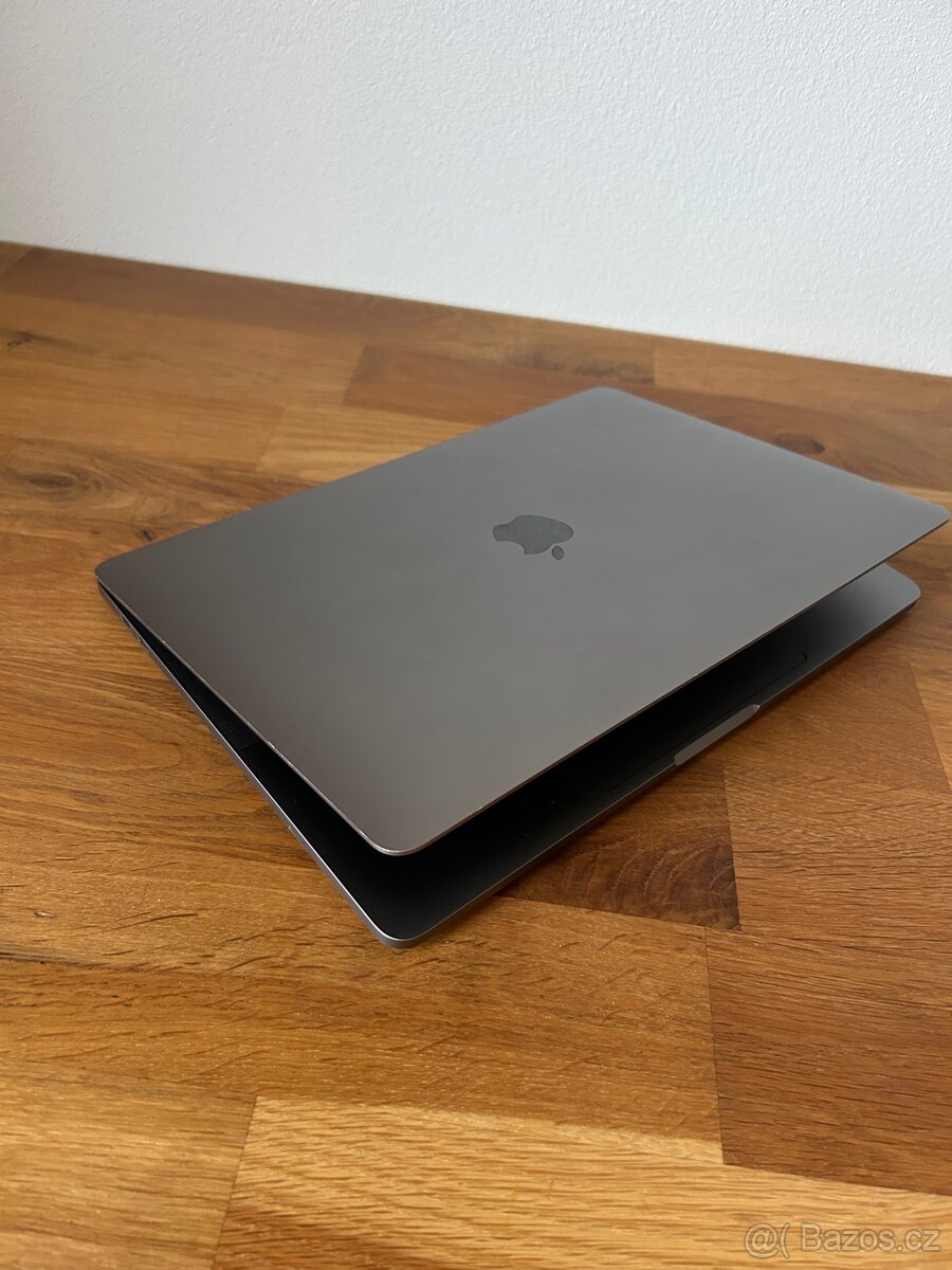 Macbook PRO 13” 2022 M2 8GB 256GB - 6