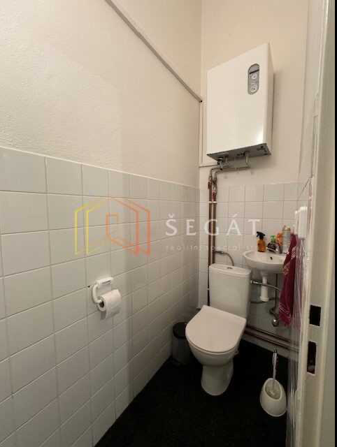 Pronájem komerčních prostor v centru Slavičína - 6