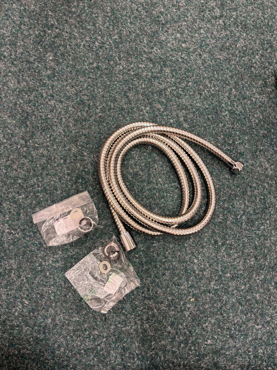 Nepoužitý set ruční sprchy – hlavice, hadice, redukce - 6