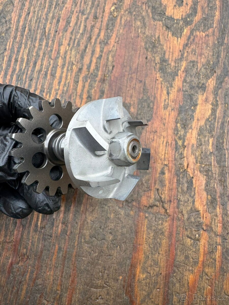 vodní pumpa hřídel ozubené kolo rotor Yamaha YZF WRF 250 - 6