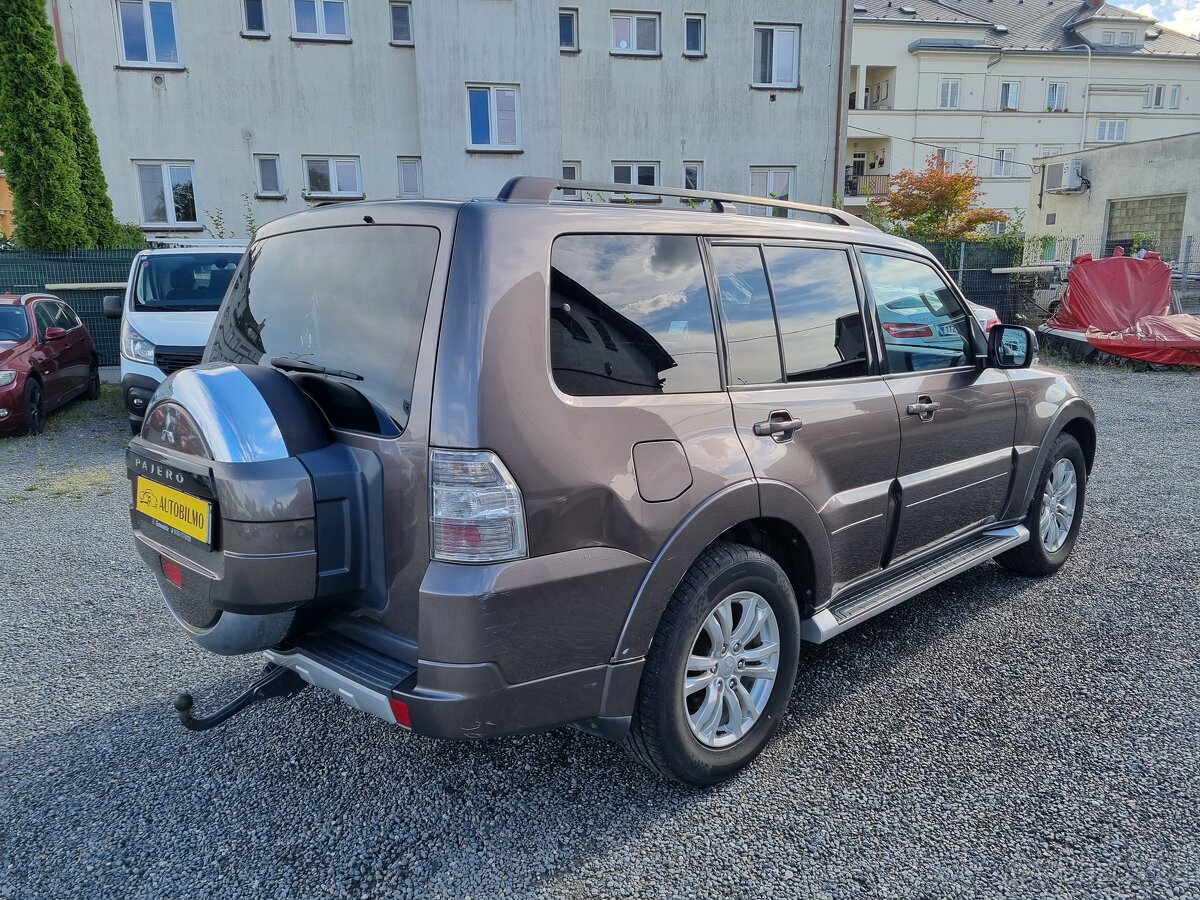 MITSUBISHI PAJERO 3.2DiD 147KW R.V.2012/7-MÍSTNÉ - 6
