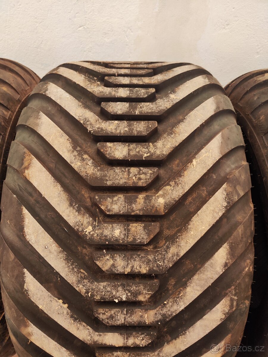 BKT Flotation 648 600/55-22.5 - 6