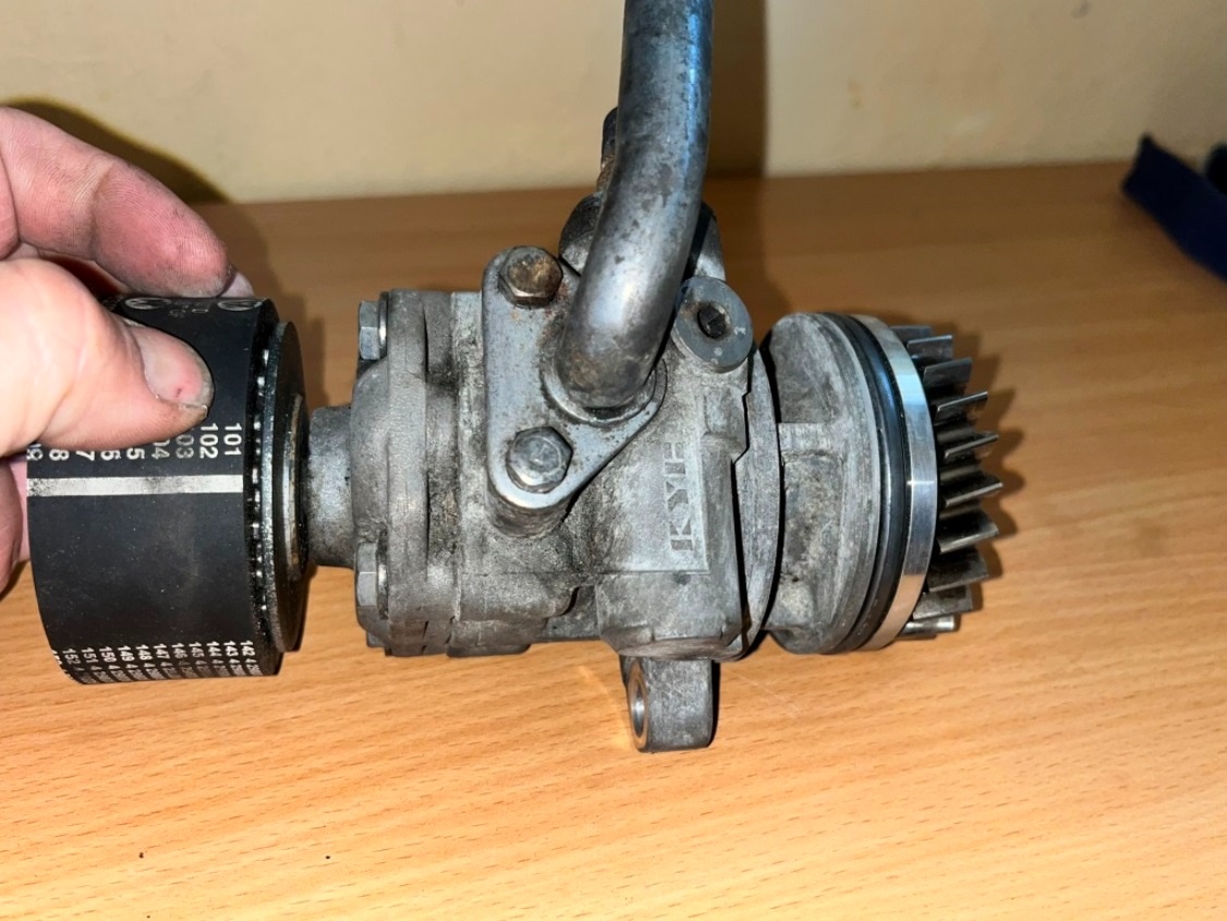 Čerpadlo posilovače VW T5 - 2.5 TDi - 6