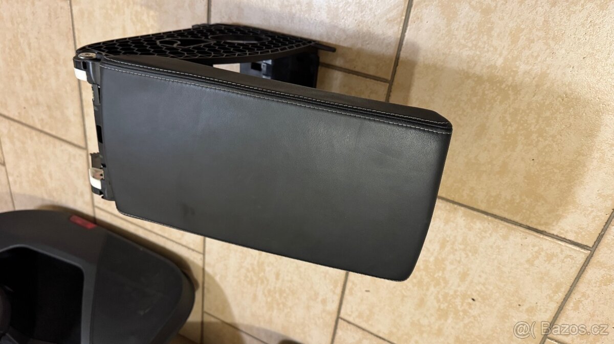 Superb 3 Obložení dveří alcantara - 6