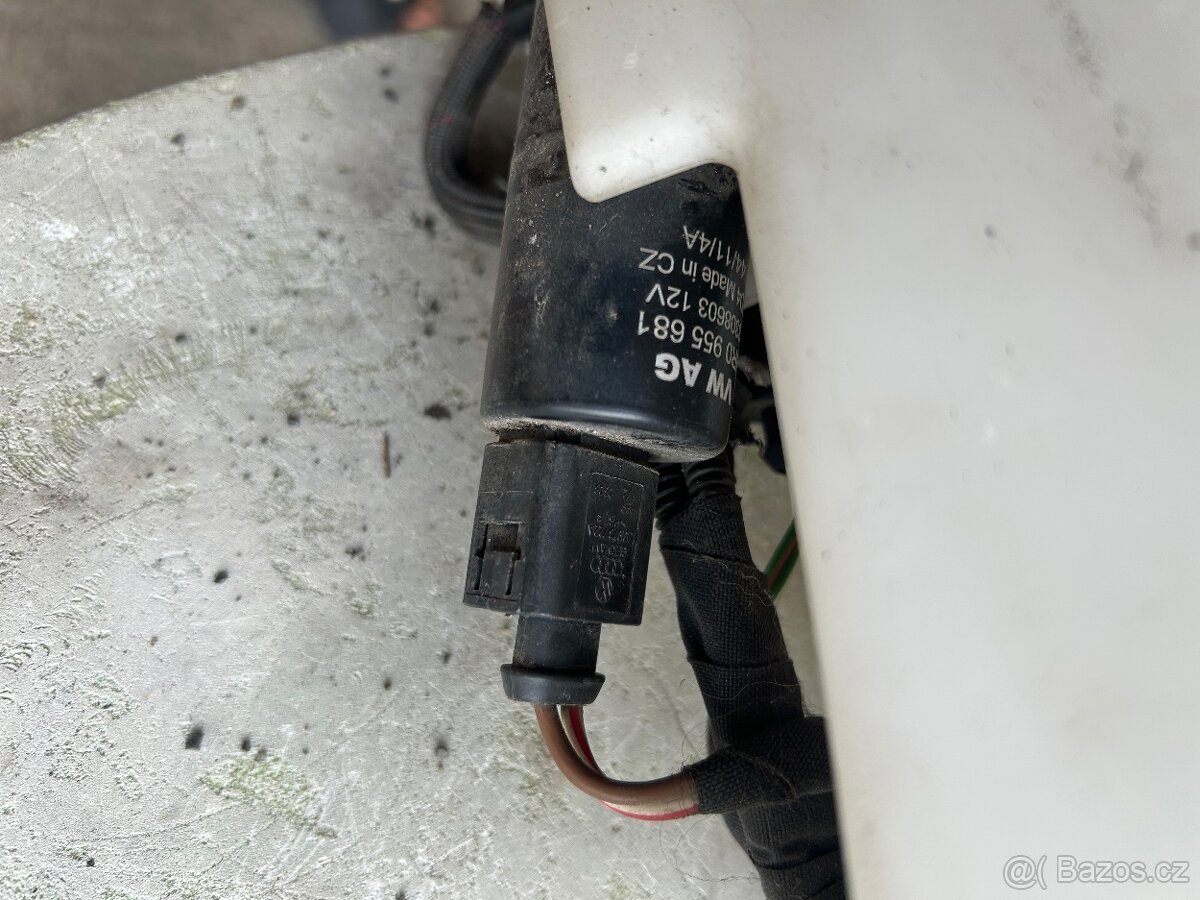 Nádobka ostřikovačů s čerpadly- Passat B7 - 6