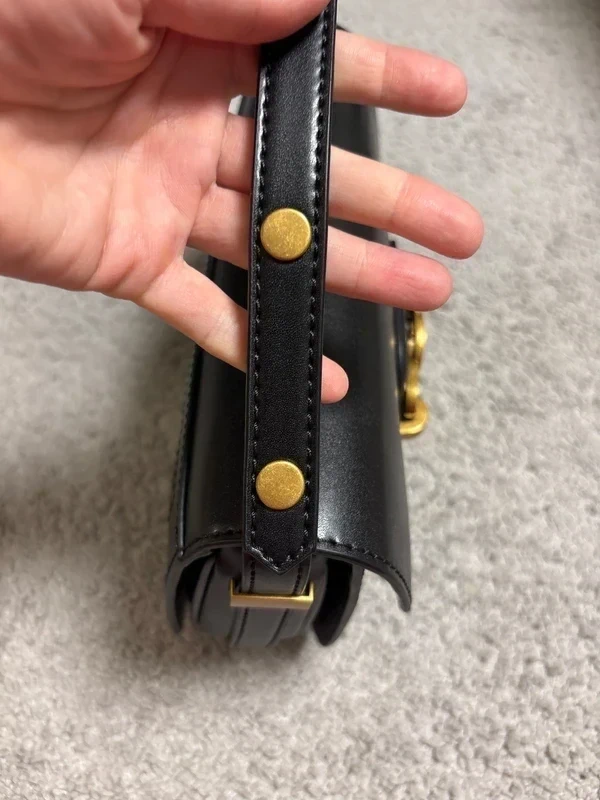 Guess Hensely černá kabelka crossbody - 6