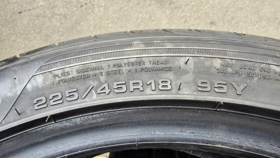 Letní pneu 225/45/18 Good Year Run Flat - 6