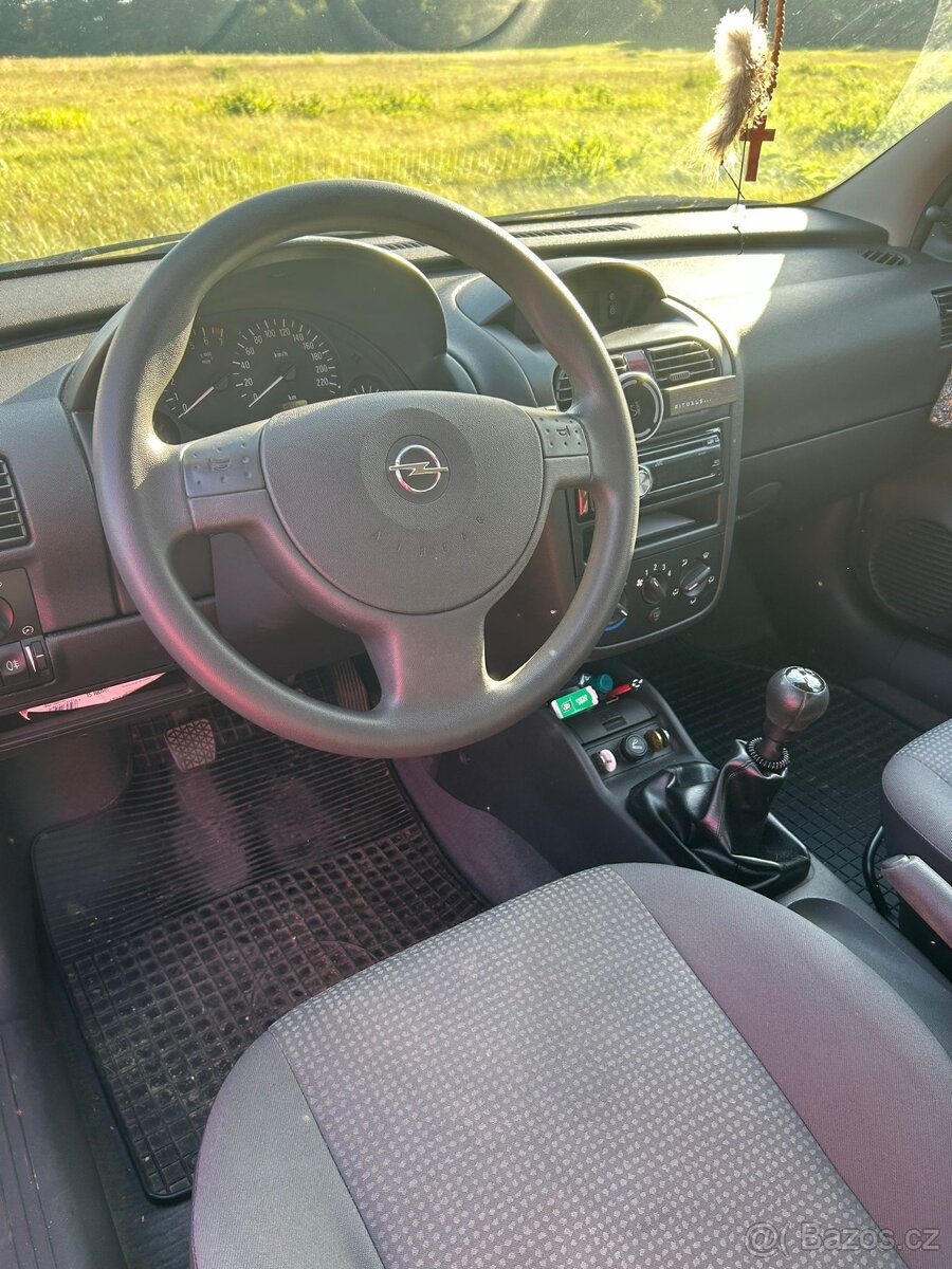 Opel Corsa 1,0 43kw 2003 - 6