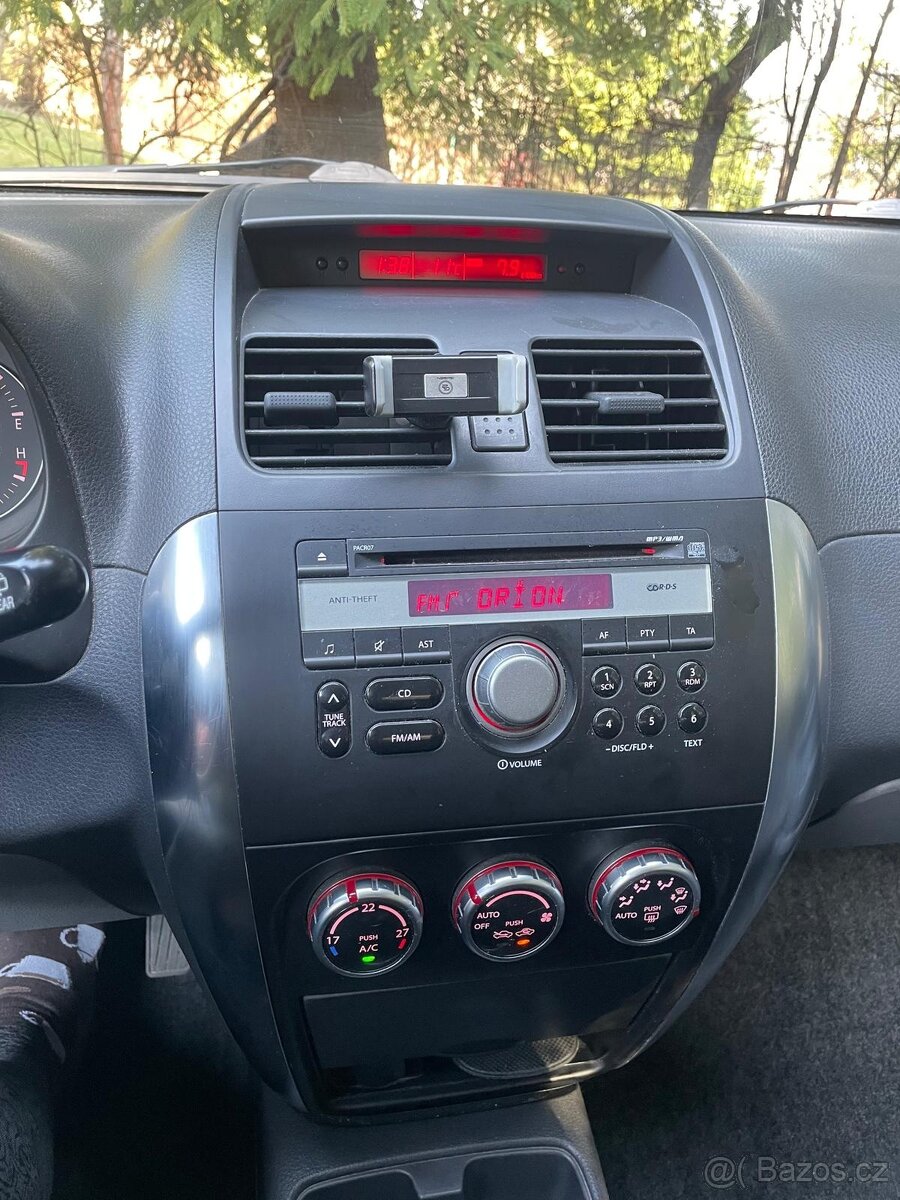 Suzuki SX4, 1.6 benzín - 6