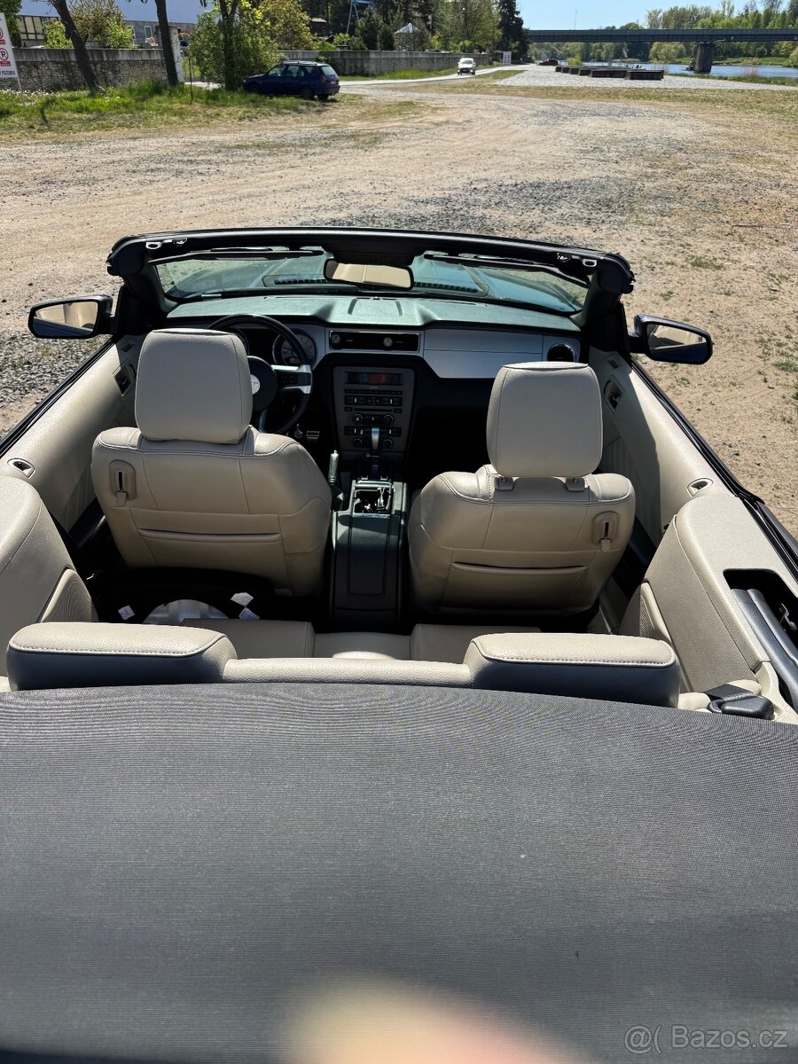 Prodám Ford Mustang cabrio - 6