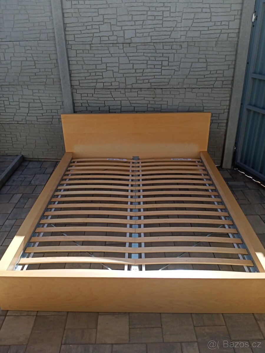 Prodám manželskou postel 160cm x 200cm - 6