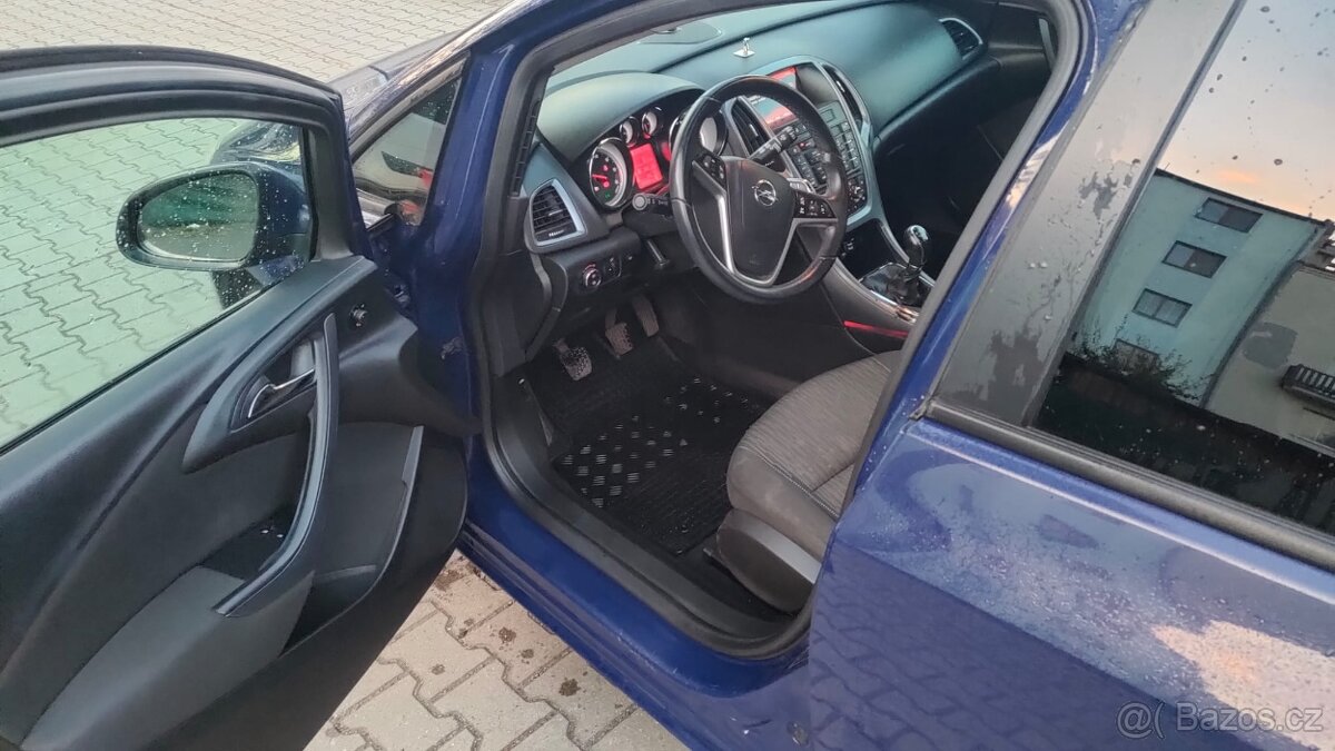 Opel Astra J sport tourer 2014 - 6