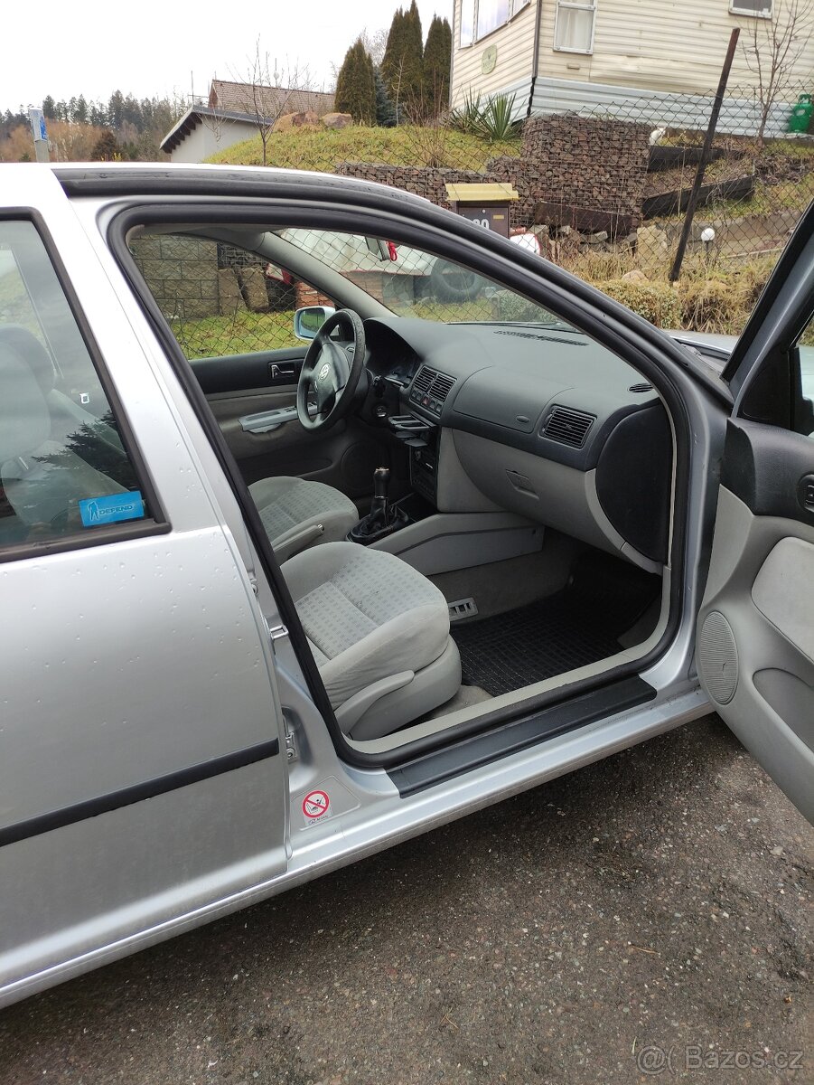 WV Golf 4 1.9 TDI 66KW - 6
