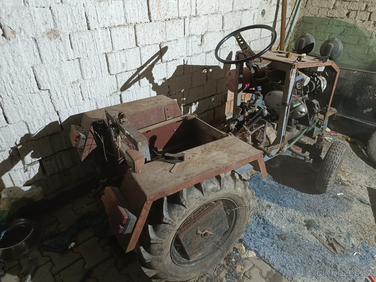 Prodám traktor domácí výroby motor Jawa - 6