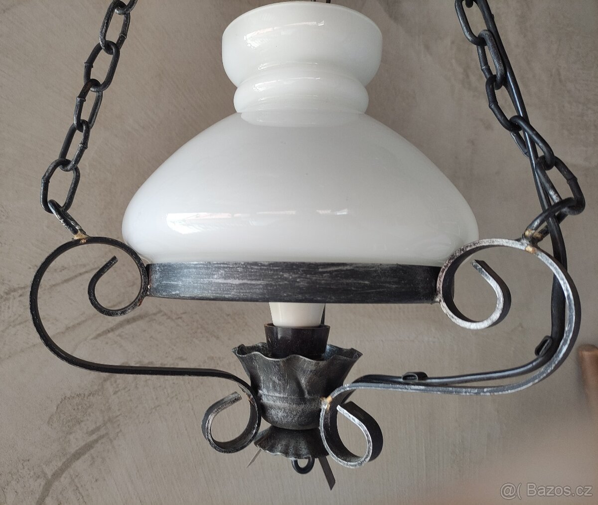 Kovový lustr. - 6