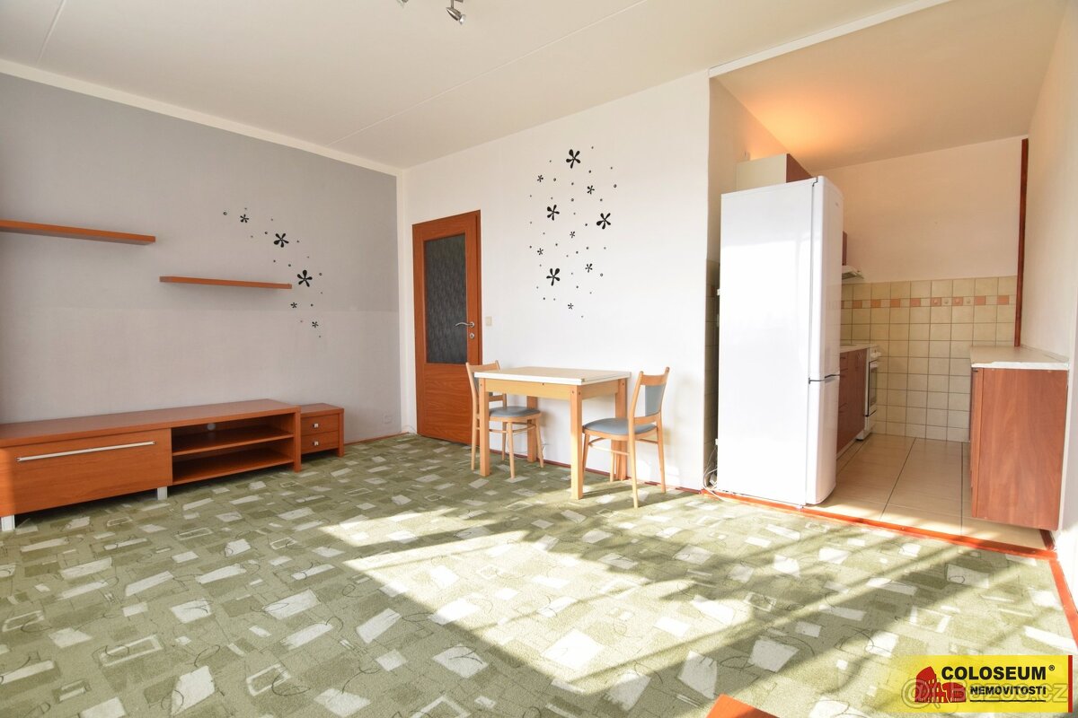 Brno - Starý Lískovec, pronájem bytu - OV 2+kk, 44 m², lodži - 6