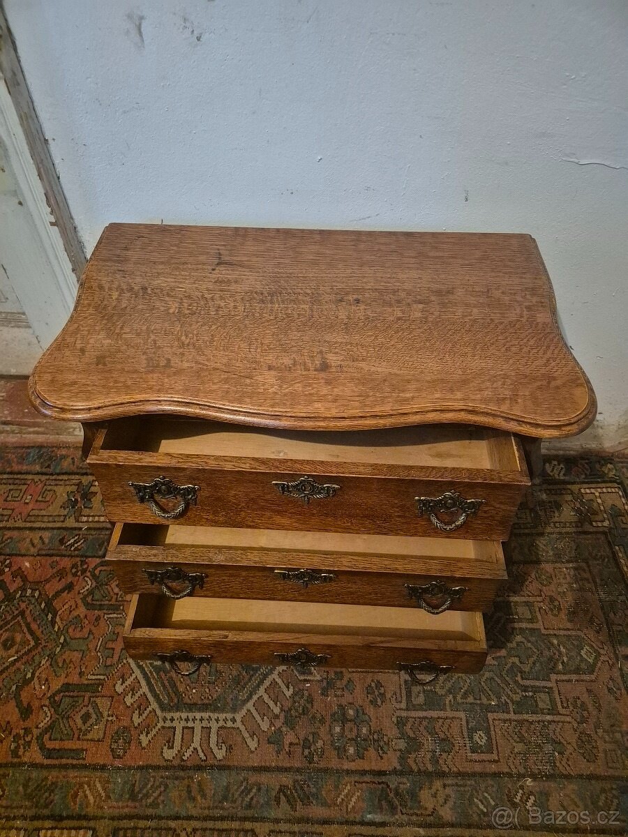 Šuplíková dubová barokní komoda - břichatka - 6